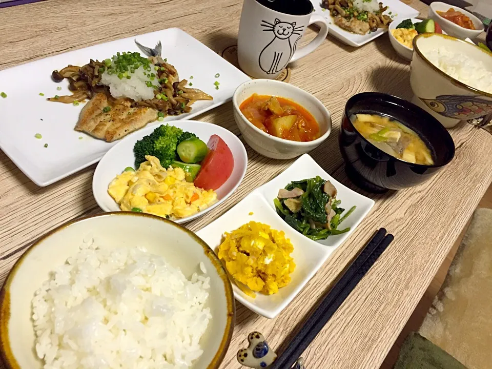 Snapdishの料理写真:晩御飯(・ω・)ノ♪
今日は秋刀魚ですよっ！|inoさん