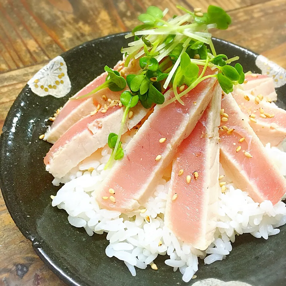 塩マグロのっけ丼🐟|アッツさん