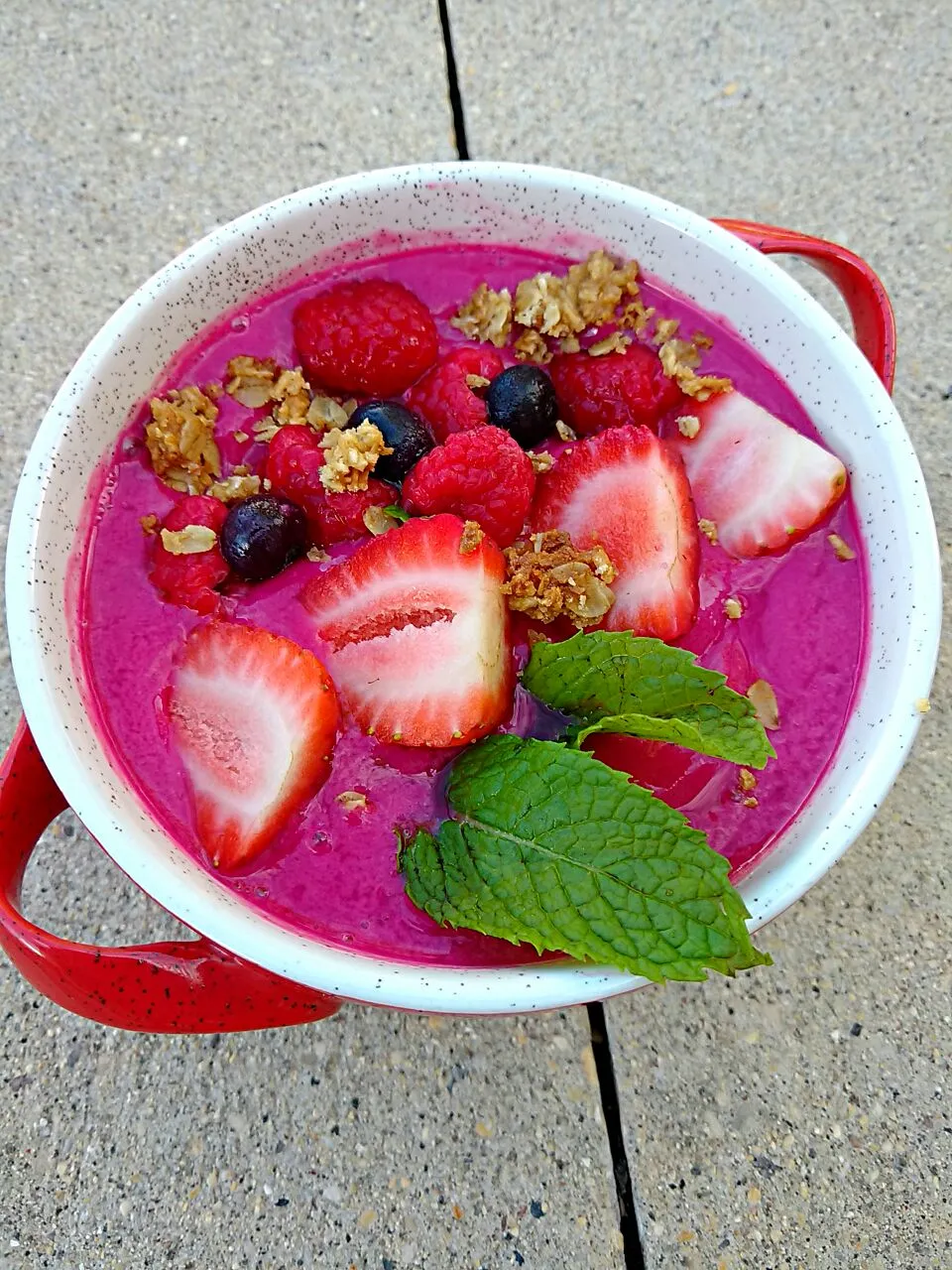 Berry Smoothie bowl #homemade|paulaさん