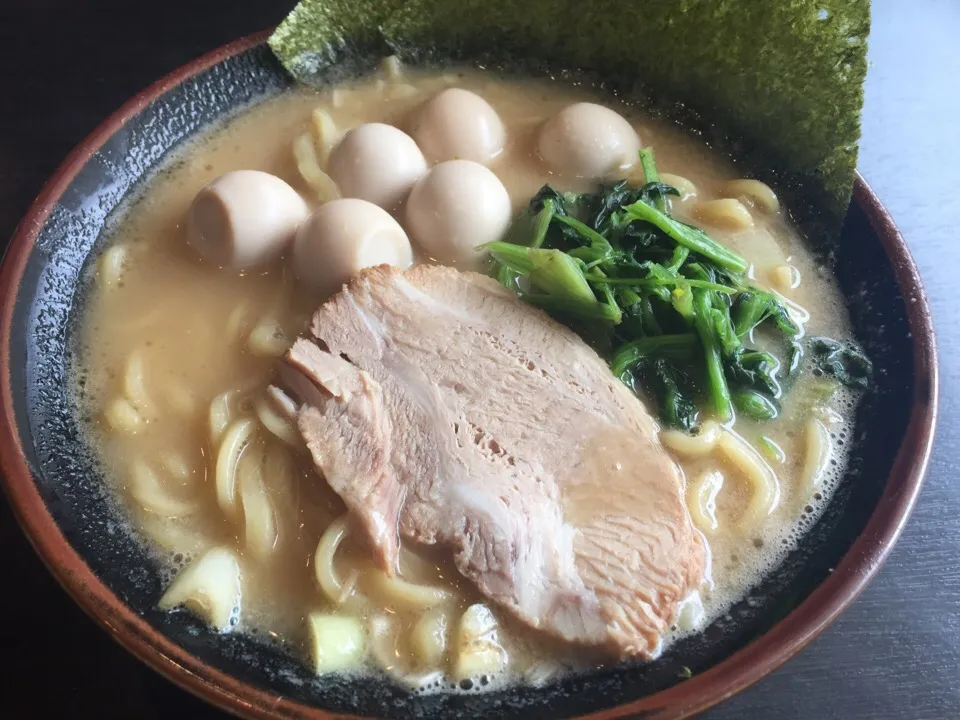 【麺匠屋】豚骨醤油ラーメン|りをさん