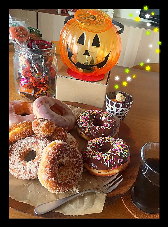 Snapdishの料理写真:カボチャのドーナツ🎃とグレーズドドーナツ🍩|まどさん