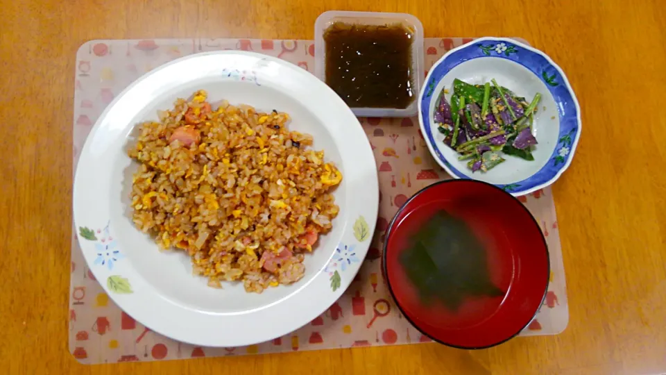 Snapdishの料理写真:９月８日　炒飯と残り物まみれなお弁当|いもこ。さん