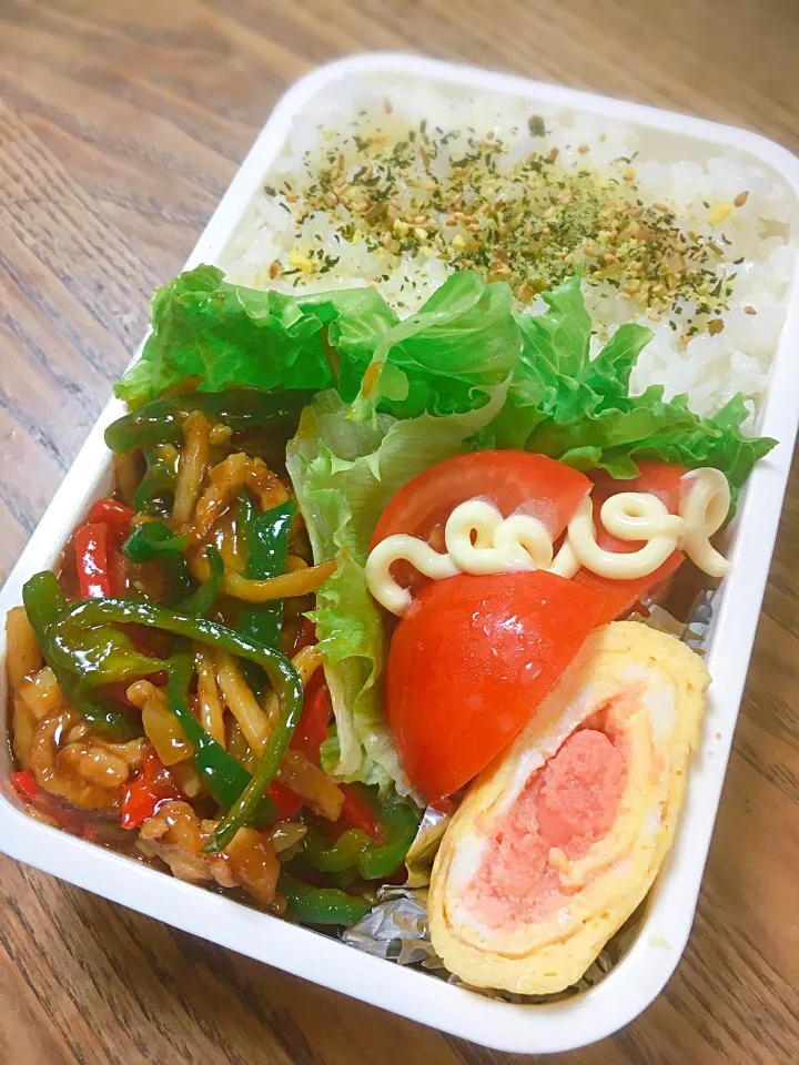 今日のお弁当
・青椒肉絲
・たらこ入りのだし巻き卵
・ミディトマト|akiさん