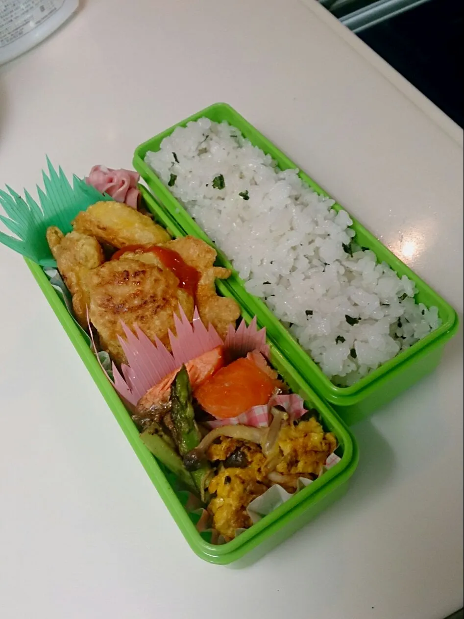 Snapdishの料理写真:9/20 鶏むね肉で☆柔らかピカタ弁当|Reikoさん