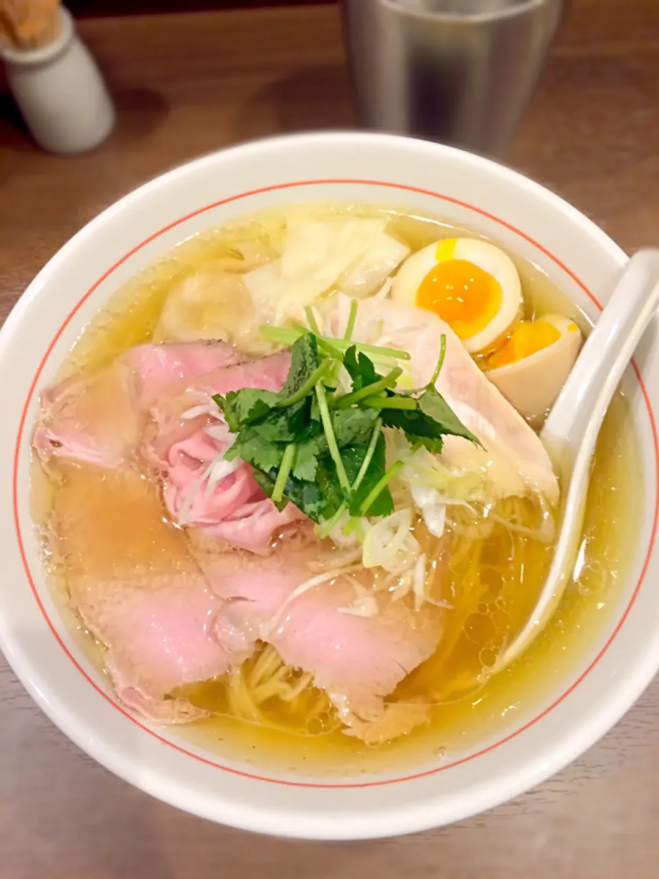 Snapdishの料理写真:特選 ラーメン白@八咫烏|morimi32さん