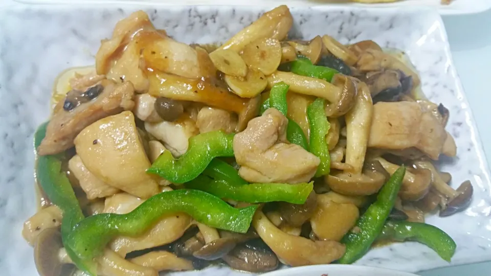 Snapdishの料理写真:Teriyaki Chicken Shimeiji Green Peppers ~ Stir fry|🌷lynnlicious🌷さん