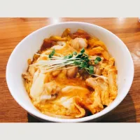 Snapdishの料理写真:ふわトロ親子丼💓
こちらも500円ランチメニューです(^ ^)|café&bar Arielさん