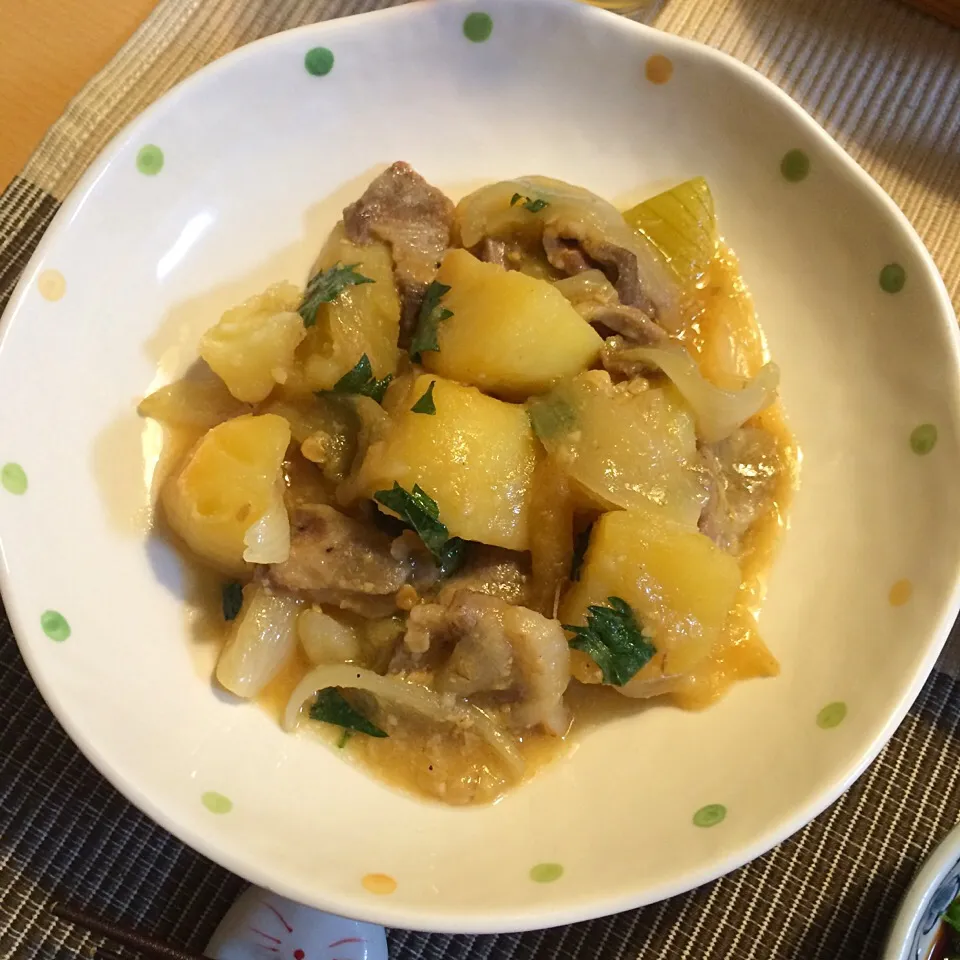 豚肉とじゃがいものにんにく味噌煮|こずこずさん