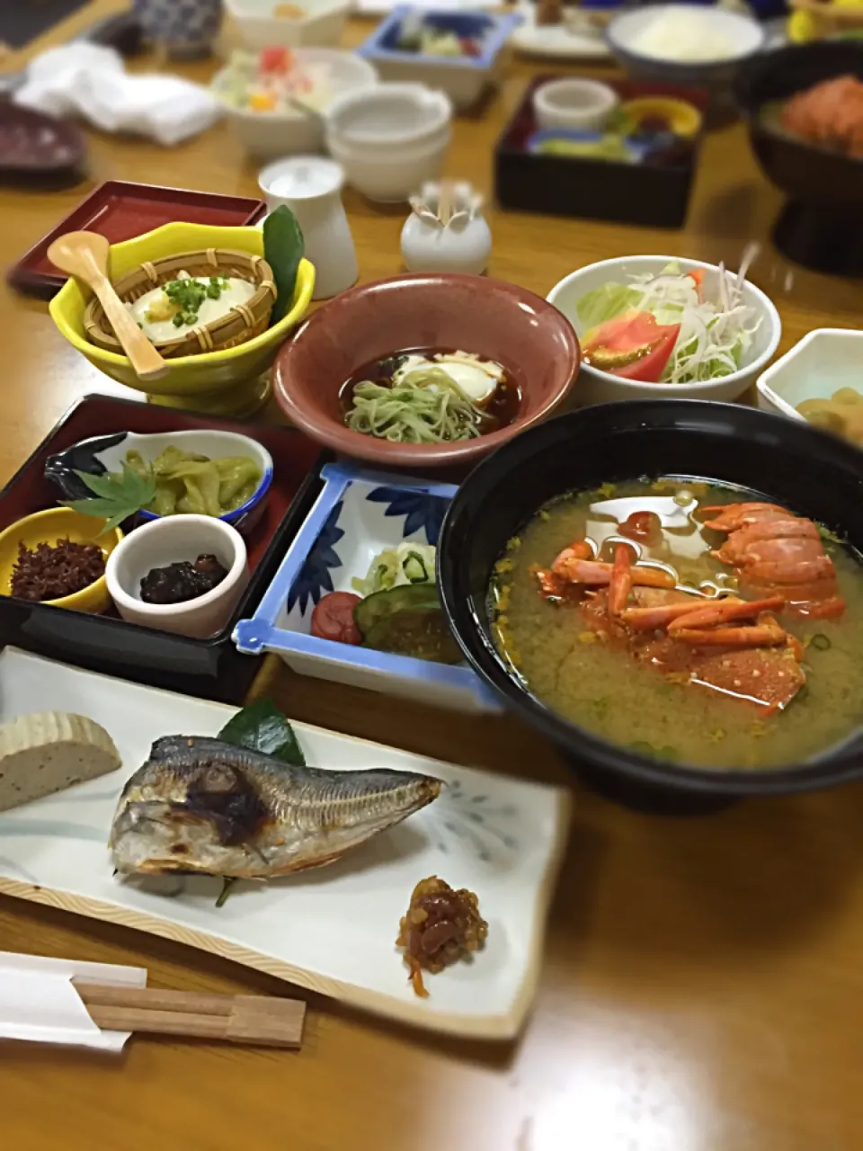 朝飯 味噌汁は昨晩の伊勢エビ|みちるさん