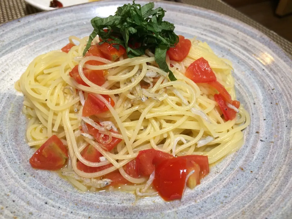 🍅とシラスのパスタ|ひーくんさん