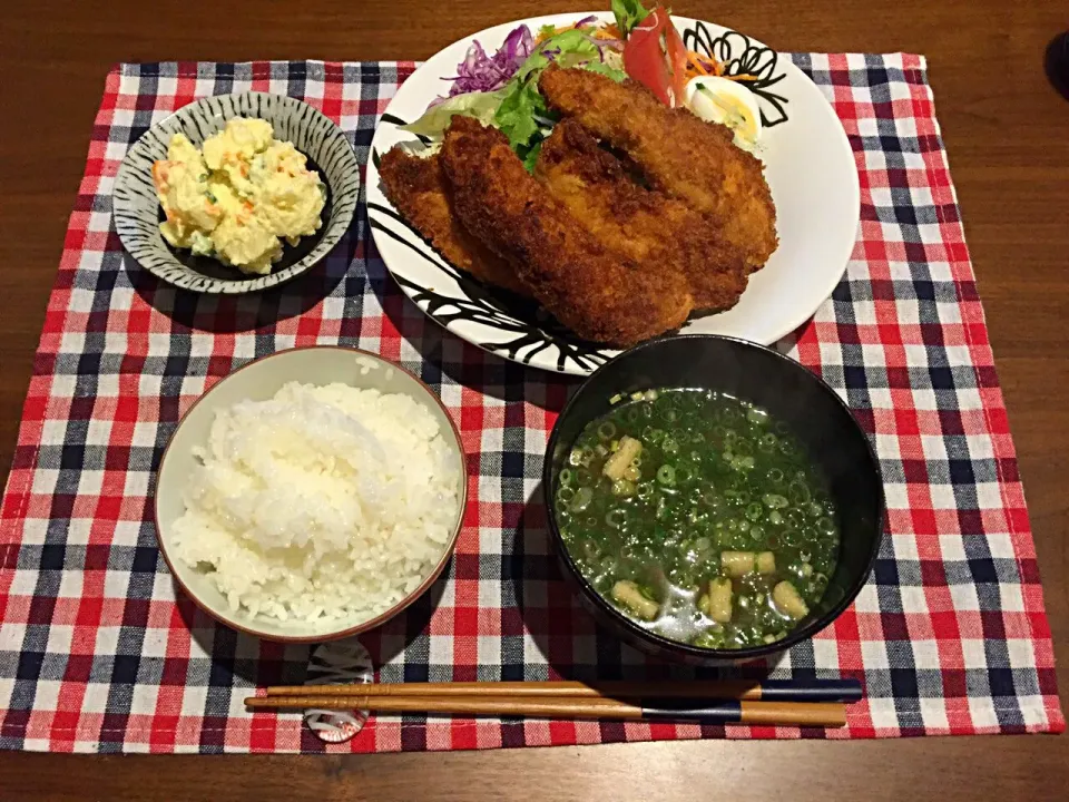 作り置きご飯♡ササミと大葉とチーズのフライ、買ったサラダ、ごはん、スープ|未来さん