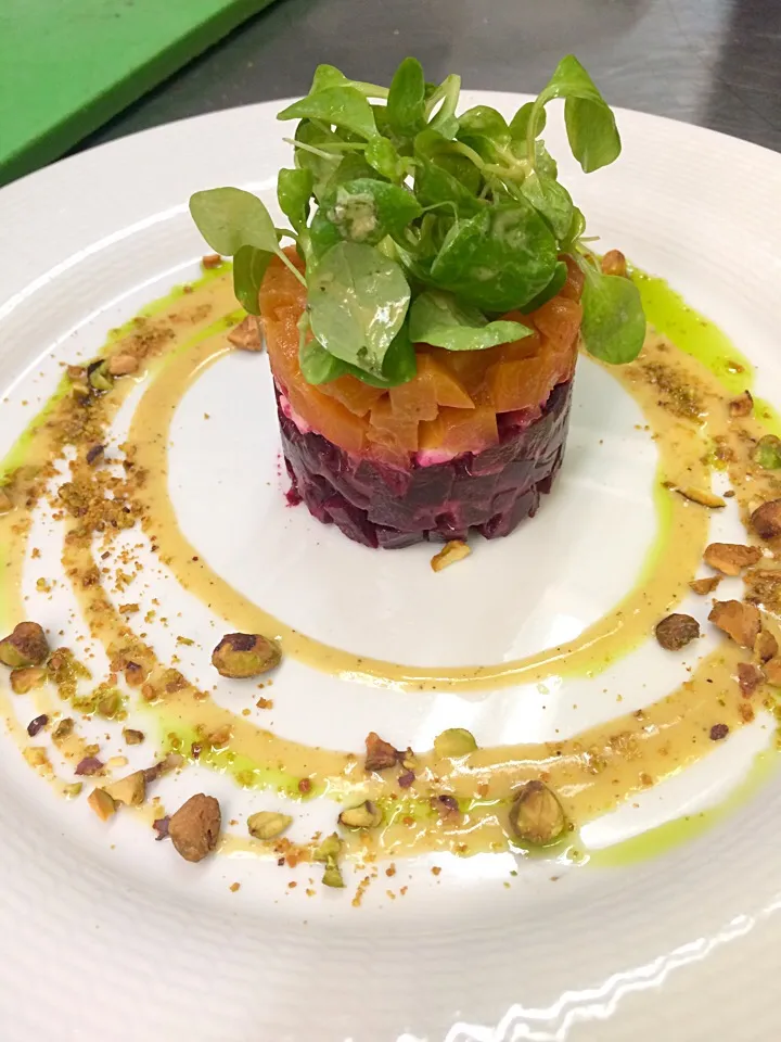 Roasted Beet & Goat Cheese Salad w/ Pistachio Vinaigrette|Milka Papricaさん