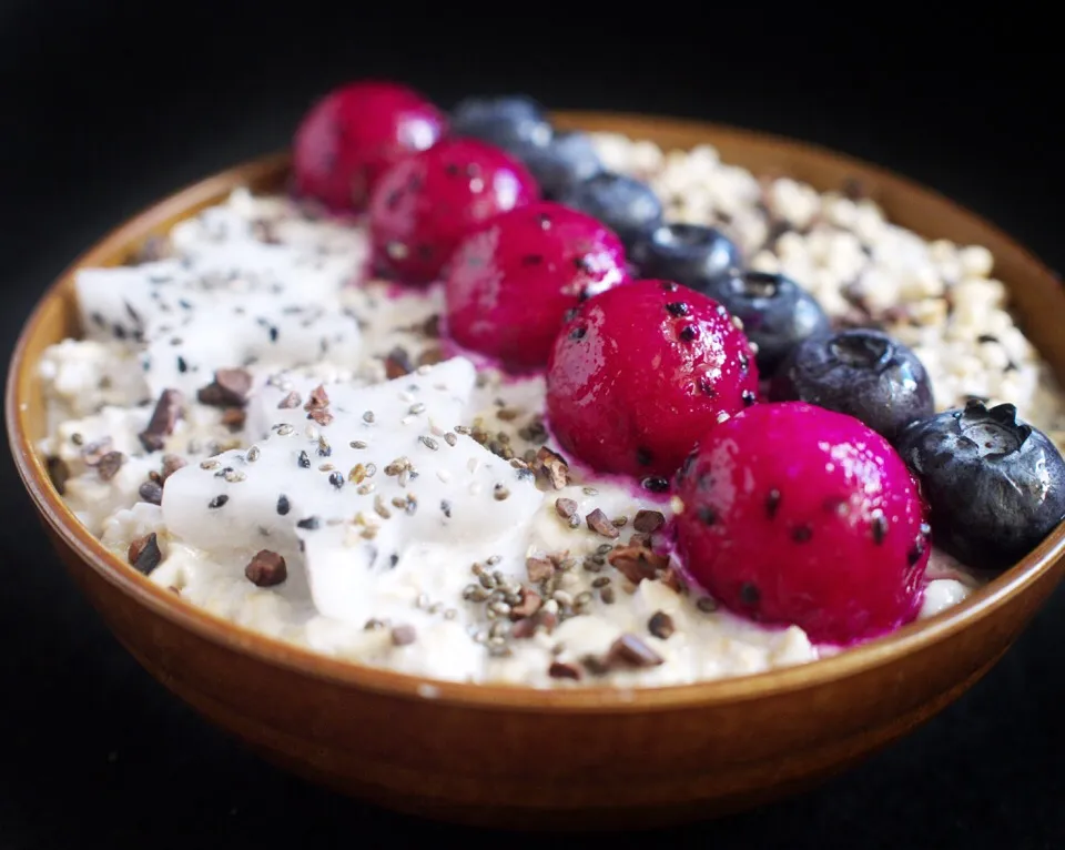 Coconut oats with fruits|coxiella24さん