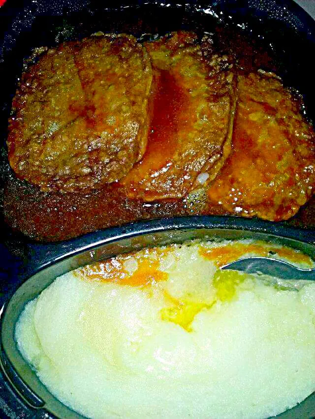 A Frozen Tv Dinner Meal!... Saulsberry Steak W/ Mash Potatoes W/ Butter And Brown Gravy|Sheila Harrisさん