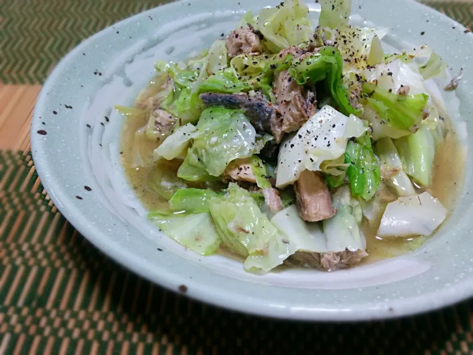 Tomoko Itoさんのお料理*
～ナンプラーだけなのにおいしい‼︎
鯖水煮缶とキャベツのおつまみ💕～|ことり*さん