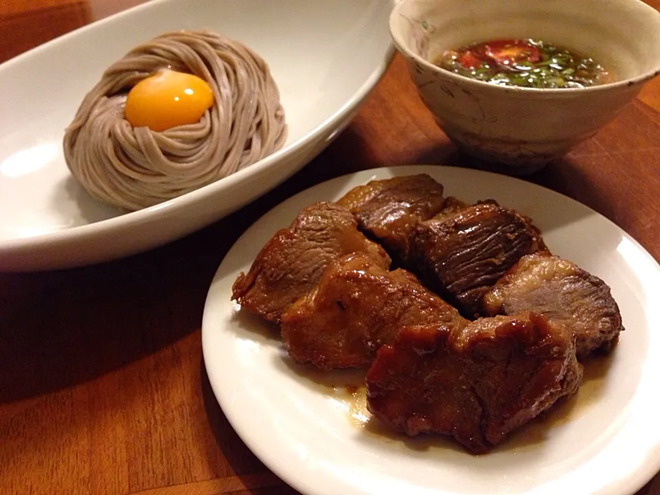 つけ蕎麦 トッピングは鶏胸肉と牛バラ肉の煮込|幸家さん