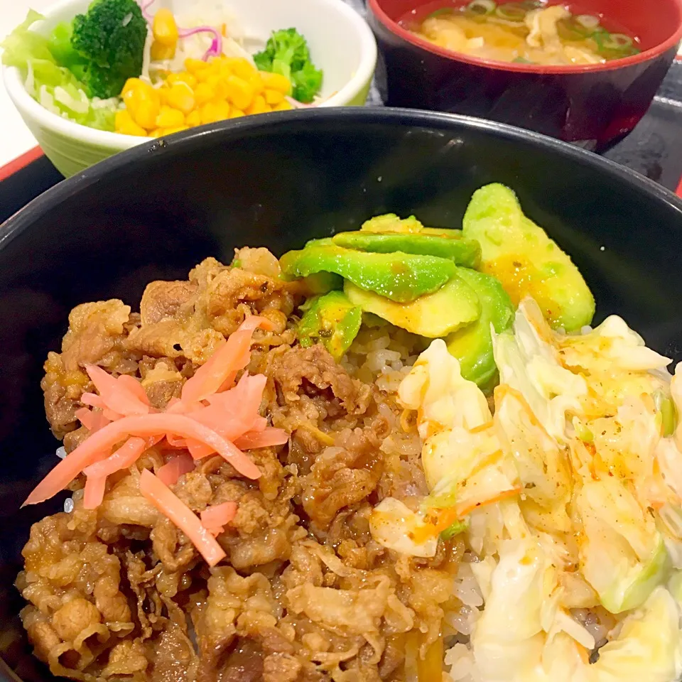 アボカド牛丼並のサラダセット|ちな姉＠水ノ智南英さん