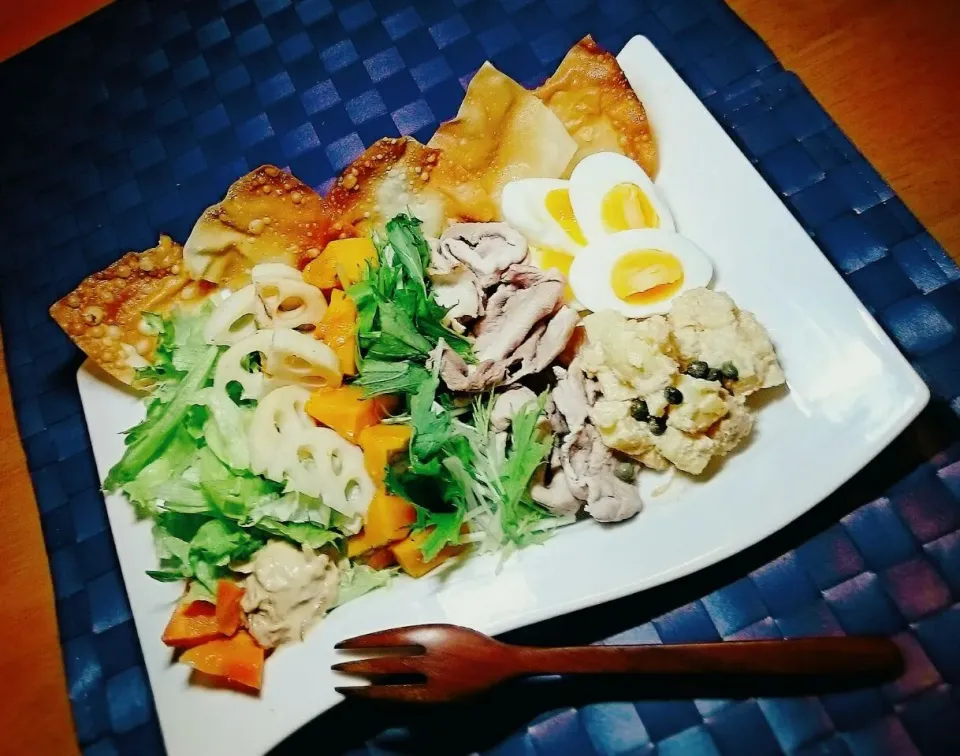 Snapdishの料理写真:サラダの夜ご飯🌃🍴|ゆず( ˘ ³˘)♥さん