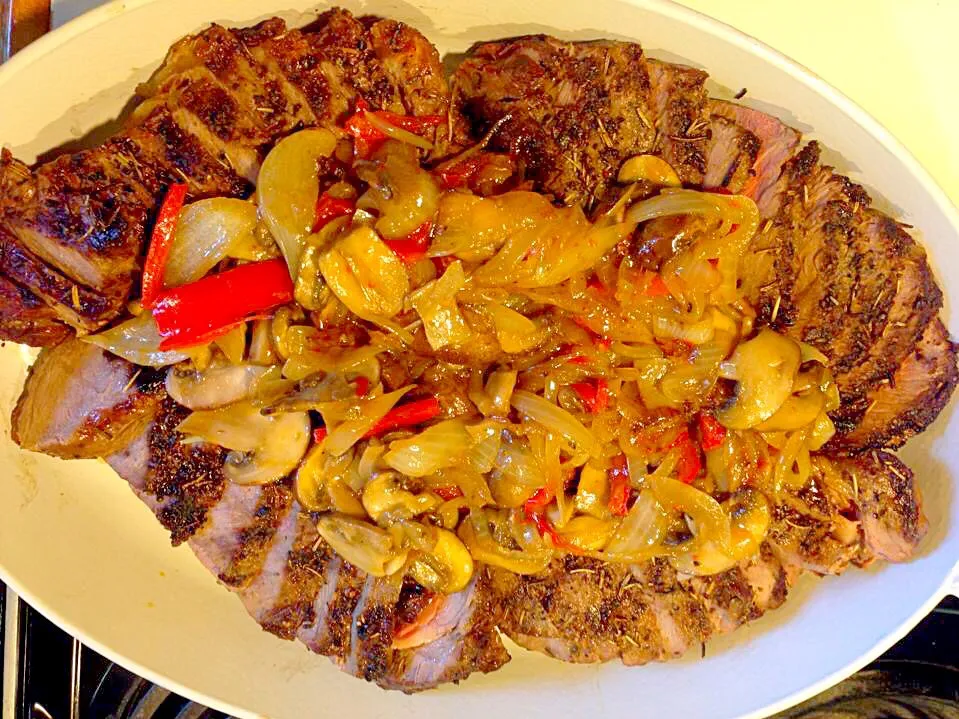 Grilled rib eye steak, caramelized onions, mushrooms, & red bellpeppers|🌺IAnneさん