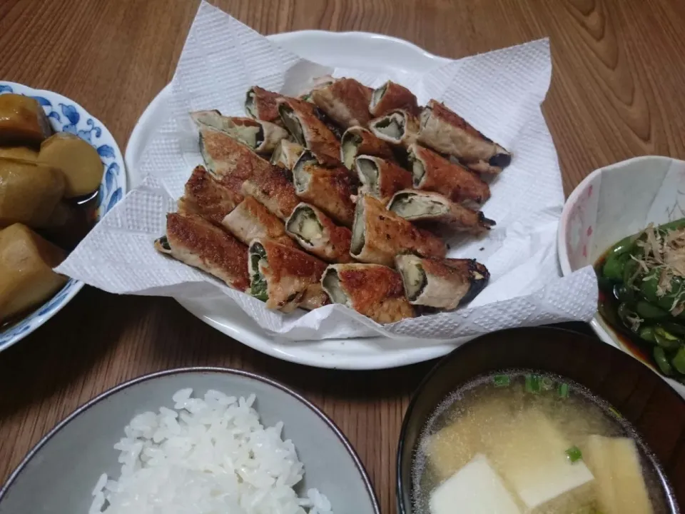 ・茄子と大葉の肉巻き
・里芋の煮っころがし
・ピーマンの炒め煮
・豆腐と揚げの味噌汁|ようかんさん