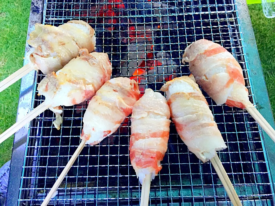 Snapdishの料理写真:肉巻きおにぎり棒🍙🍖✨|nacchan♪さん