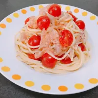 Snapdishの料理写真:トマトと生ハムの冷製パスタ🍝|あゆさん