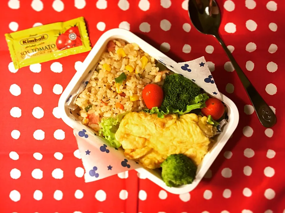 Classic Rice pilaf and Fluffy plain omelette lunch 本格ピラフとふわふわプレーンオムレツ弁当|Yuka Nakataさん