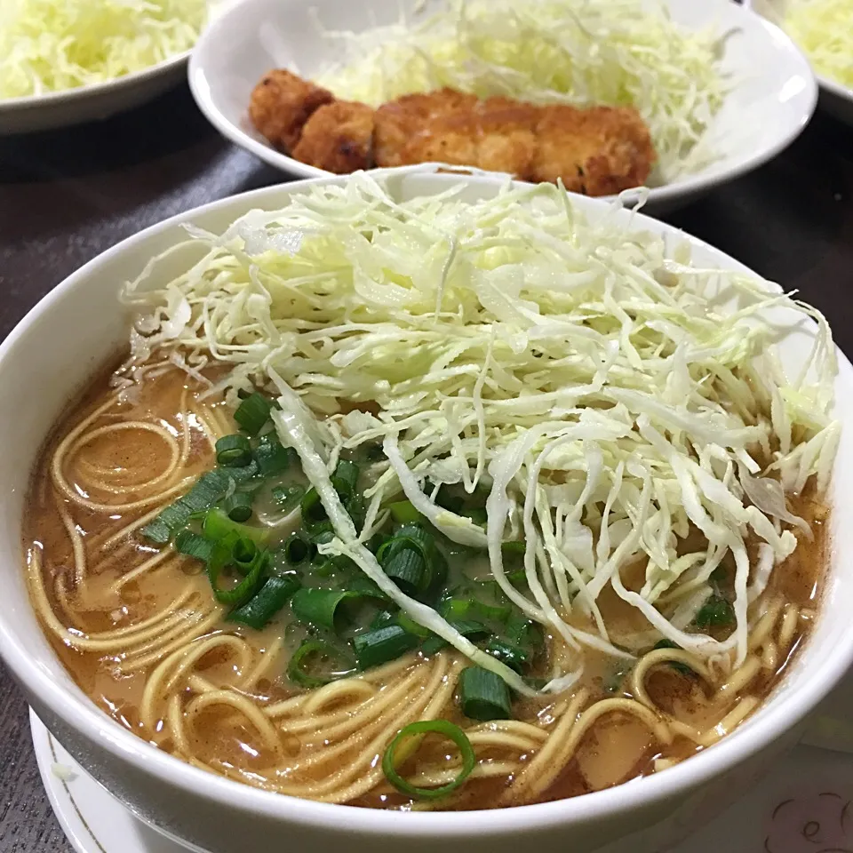 熊本もっこすラーメンキャベツのせ
&とんかつ|Hiroさん