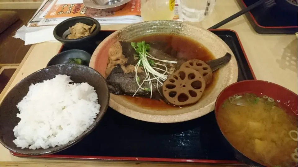 琴と魁とランチ！
これはわたしの✨かれいの煮付け定食680円✨|美&琴&魁&竜さん