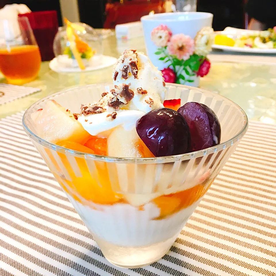 Snapdishの料理写真:自家製フルーツパフェ❤️|クリスマスローズさん