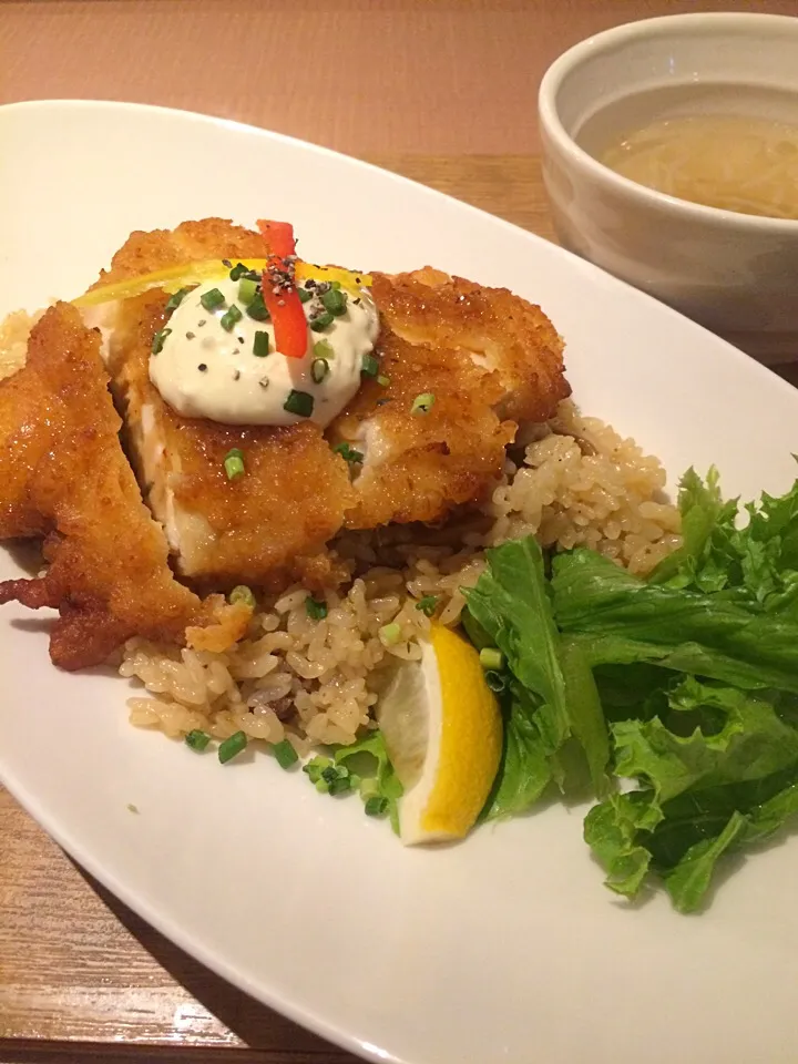 カフェにて チキン南蛮 肉飯|ナナさん