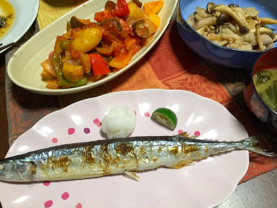 Snapdishの料理写真:秋刀魚・ラタトゥイユ・豚肉としめじの甘辛煮|Yuko Kisoさん