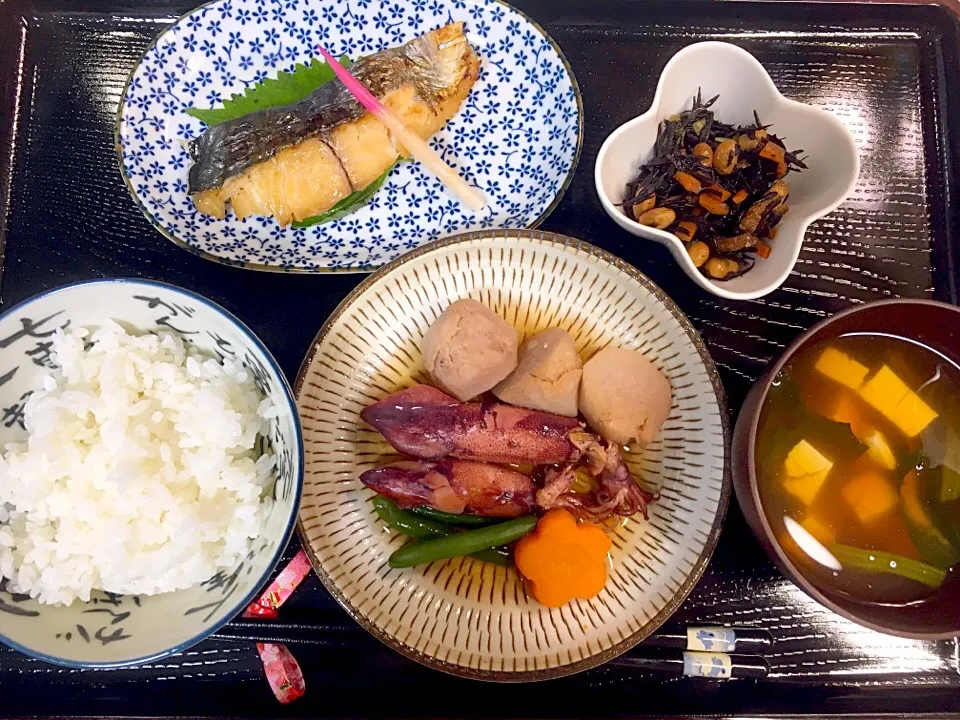 やりイカと里芋煮♪ 
さわら柚庵焼き♪
ひじき煮♪|izuminさん