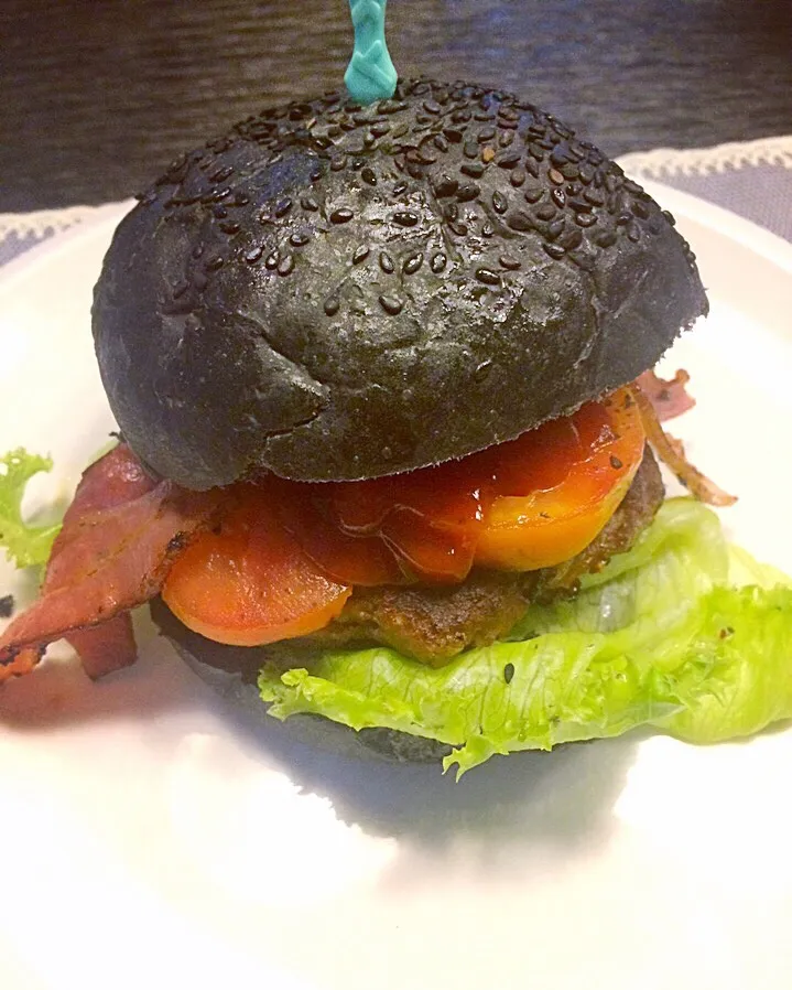 แฮมเบอร์เกอร์ Home Made Chacoal Burger|SaSaさん