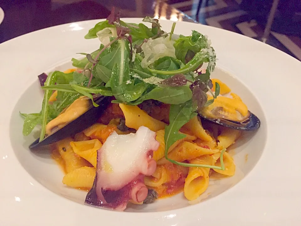 Blue mussels & octopus garganelli pasta with chorizo & fennel|Sky Blueさん