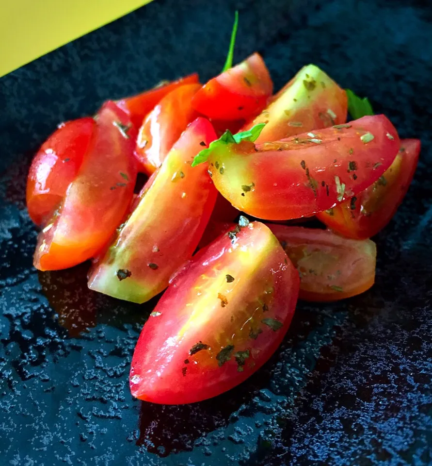 Tomatoes Cherry Salad|Tari's Kitchenさん