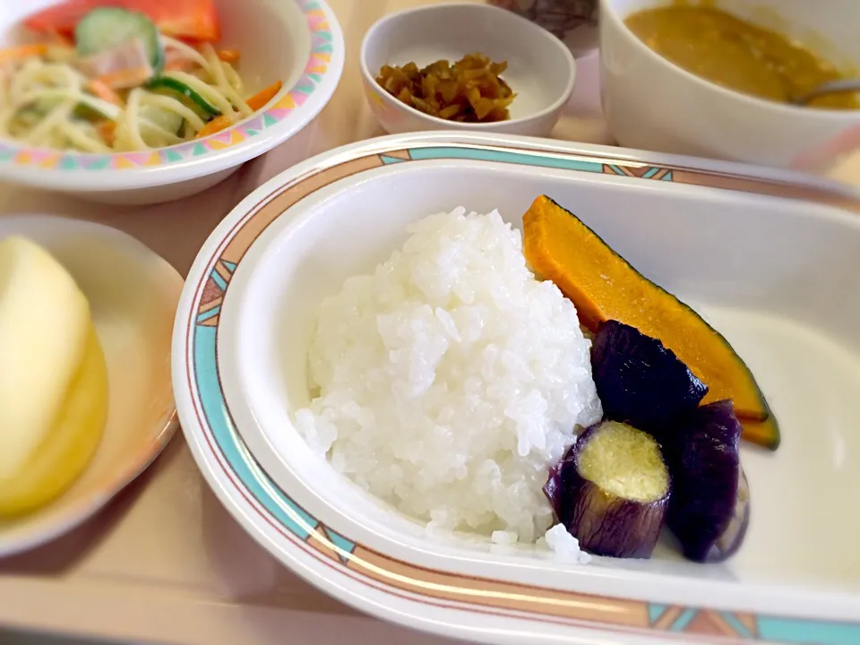 病院のお昼ごはん
カレーが、食べたかった(^｡^)|nonさん