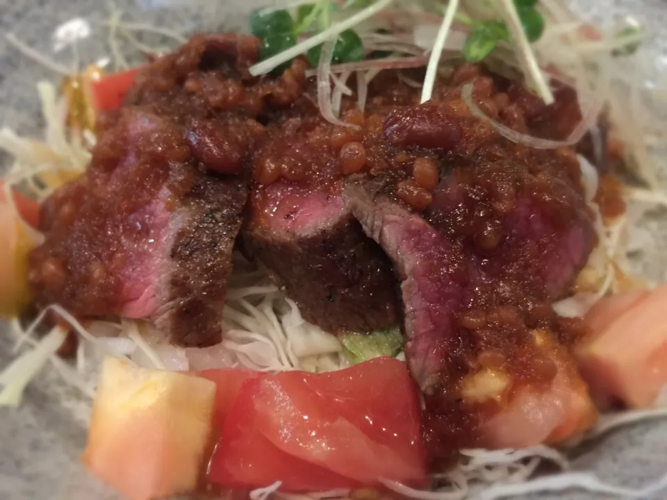 もとぶステーキ丼|エイコーワールドさん