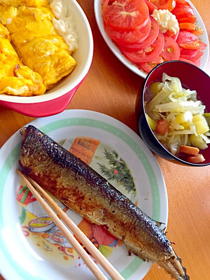 トマトスライス、秋刀魚の塩焼き、卵塩味と甘味、脂肪燃焼スープ
2016.9.23|ゆさん