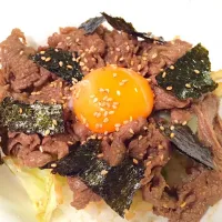 Snapdishの料理写真:キャベツと肉味噌丼|ぴんさん