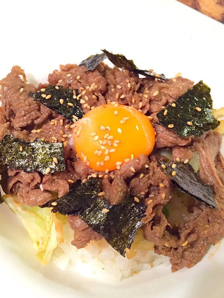 Snapdishの料理写真:キャベツと肉味噌丼|ぴんさん