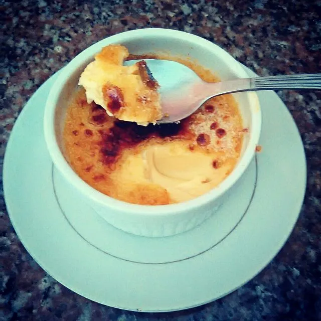 Snapdishの料理写真:creme brulee|Tezu Ropezuさん