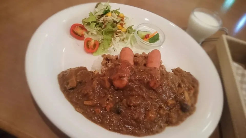 きのこと挽き肉のカレー(納豆＆あらびきソーセージトッピング)|ボンゴさん