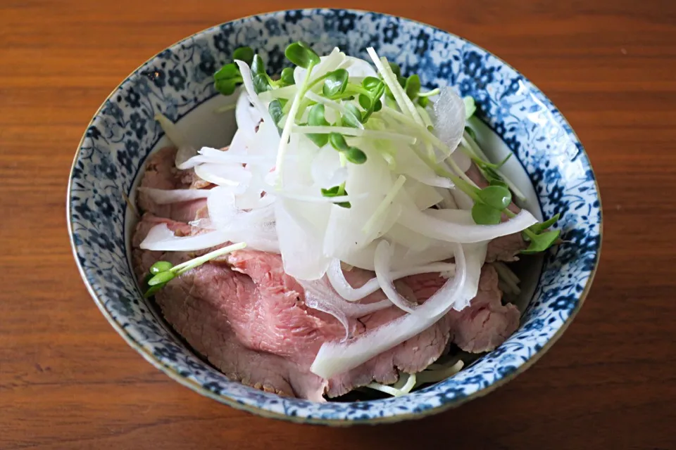 Snapdishの料理写真:ローストビーフ丼|ゆりかさん