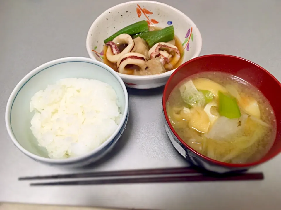 京芋とイカの煮物、豚汁|讃井 武蔵さん