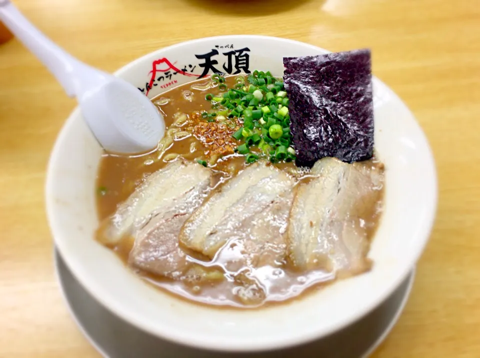 天頂ラーメン・濃厚トンコツ|まさま〜ささん