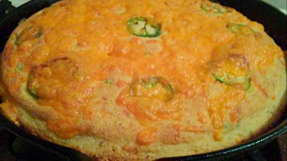 Jalapeño Cheddar Cornbread|Chef Ampさん