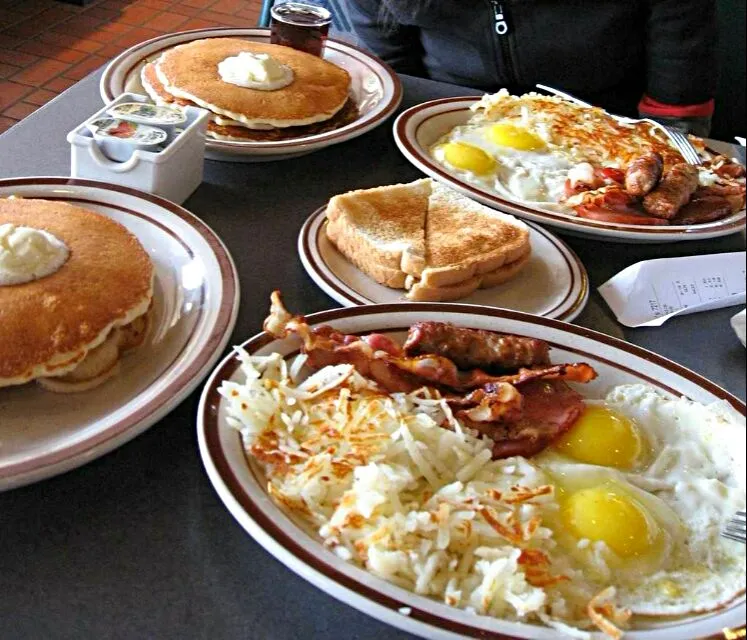 Snapdishの料理写真:🍳❤🍳Breakfast With Buddies🍳❤🍳 Our IHOP Spread ❤❤❤❤❤❤❤❤❤ #Breakfast/Brunch #Pancake  #Eggs Bacon & Sausage #Pork Orange Juice & Coffee #Drinks #Main dish #Side di|Alisha GodsglamGirl Matthewsさん