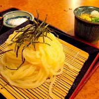 Snapdishの料理写真:冷烏冬 うどん屋 
Cold Udon 🍤|Lone Pineさん