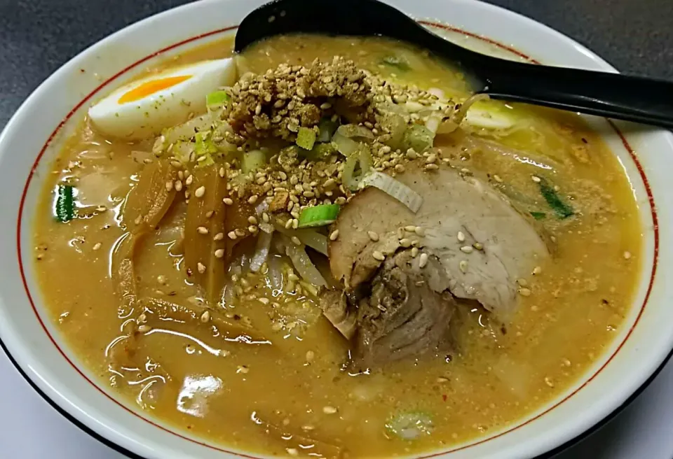 こく旨味噌ラーメン＋バター|哲さん